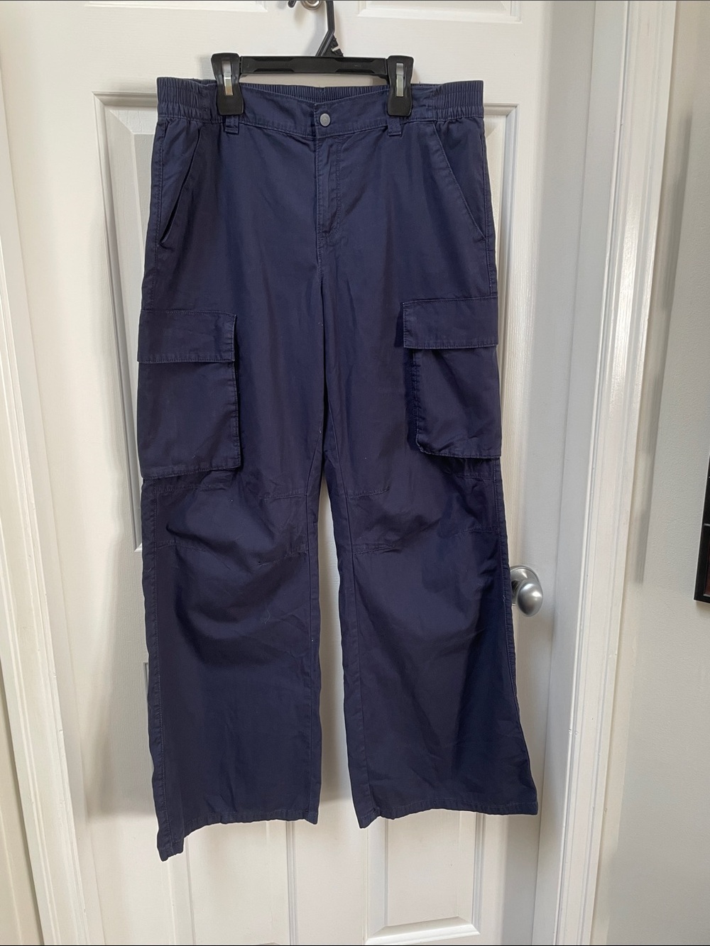 Divided Wide-Leg Women’s Cargo Pants in Navy